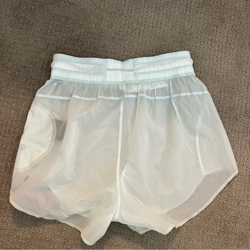 🏖️ FLASH SALE - TODAY ONLY
Lululemon Step Out Shorts Size 6 - Picture 7 of 8